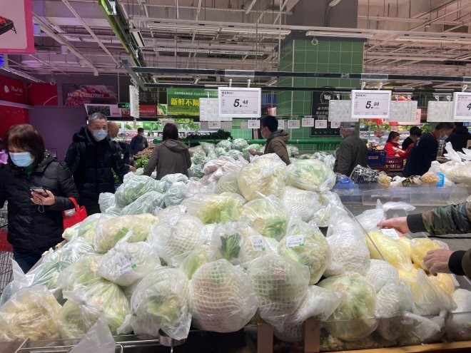 零售“抗疫”迎大考 保供穩(wěn)價(jià)，人員短缺成巨大挑戰(zhàn)